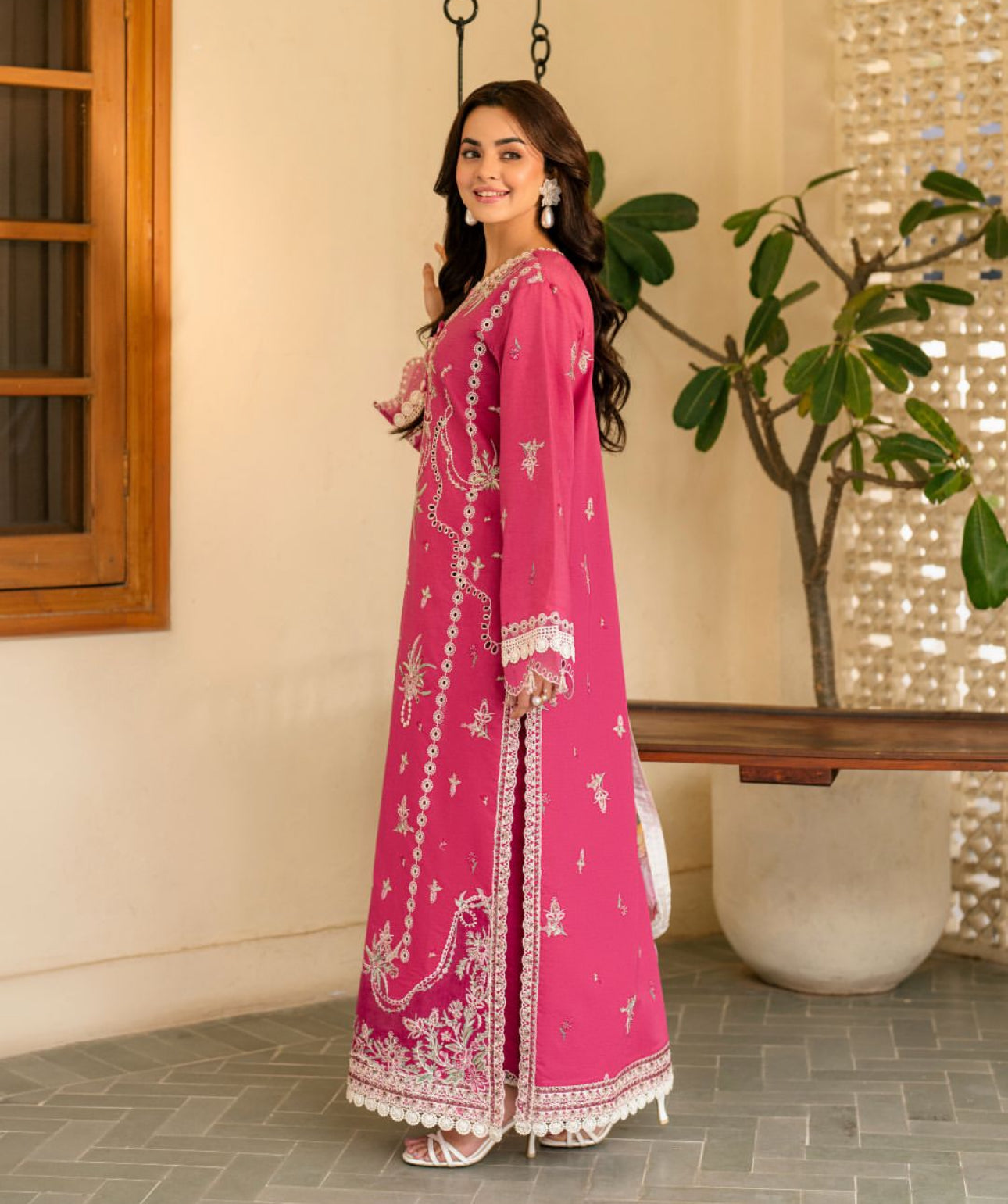 ROHEENAZ AASHIYANA STITCHED SUIT