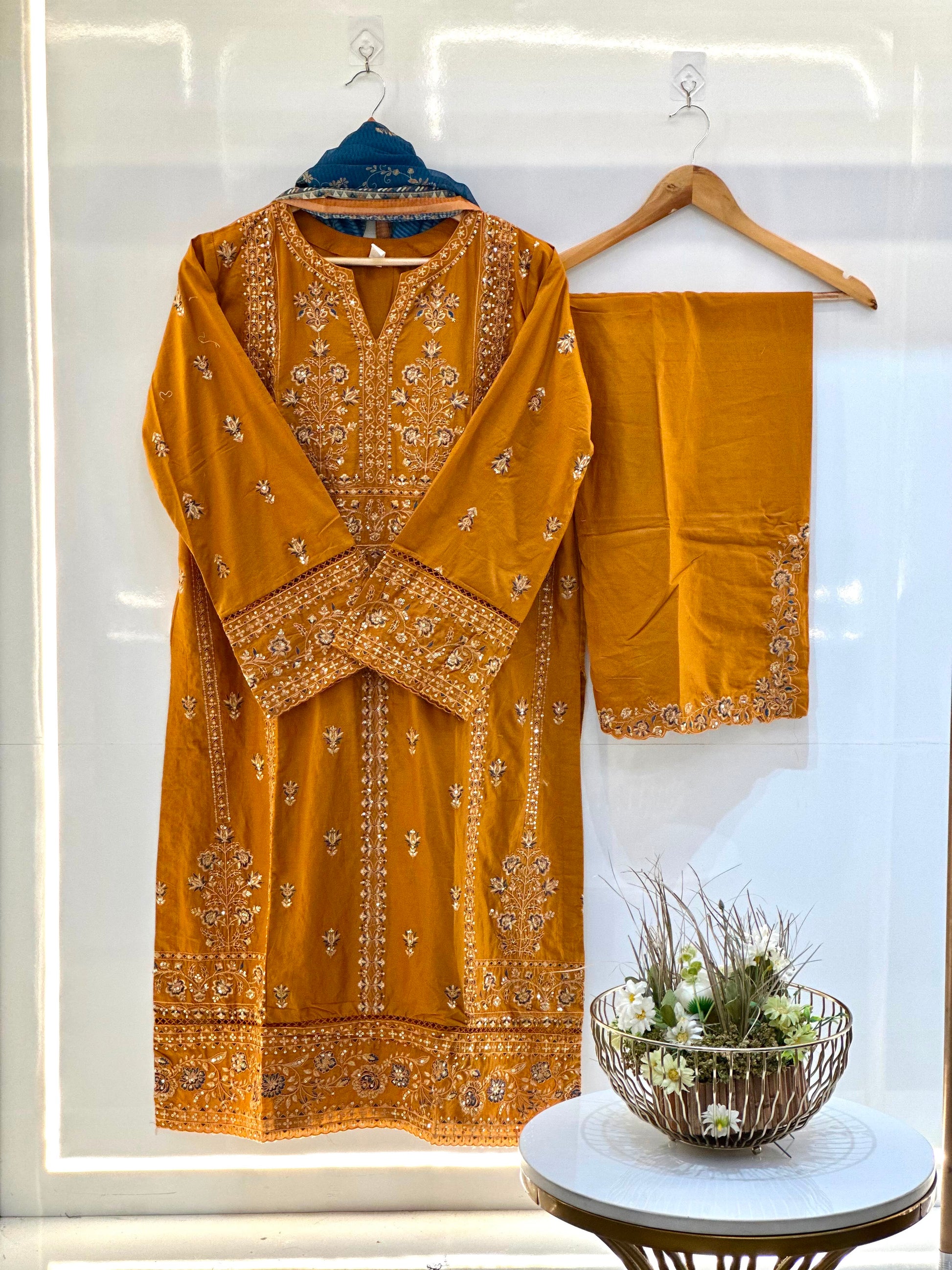 Binsaeed 3 PC Embroidered Lawn Suit