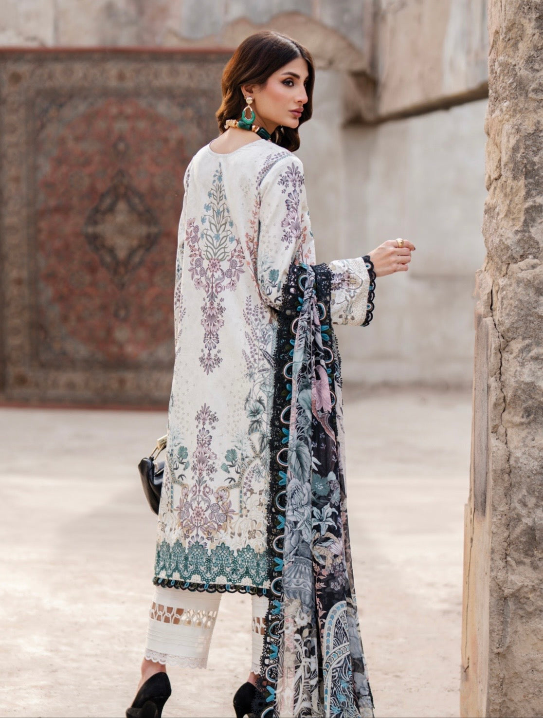 JADE BLISS UNSTITCHED