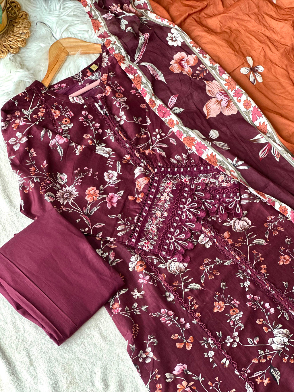 Sada Bahar Embroidery Lawn Stitched Suit