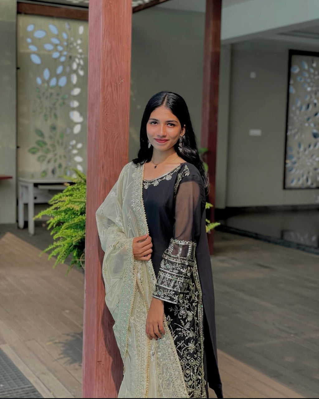 PARTYWEAR STITCHED SUIT