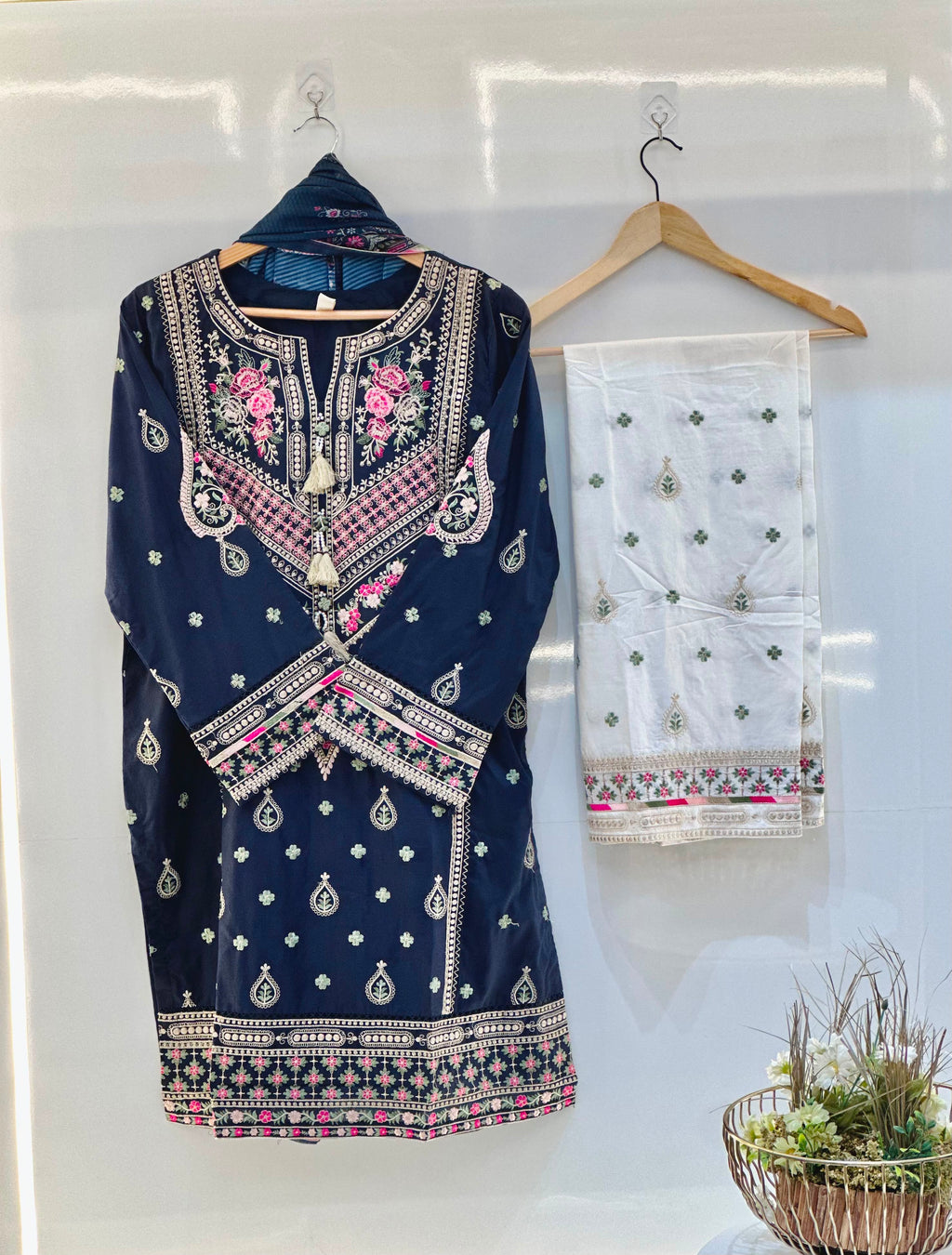 Binsaeed 3 PC Embroidered Lawn Suit