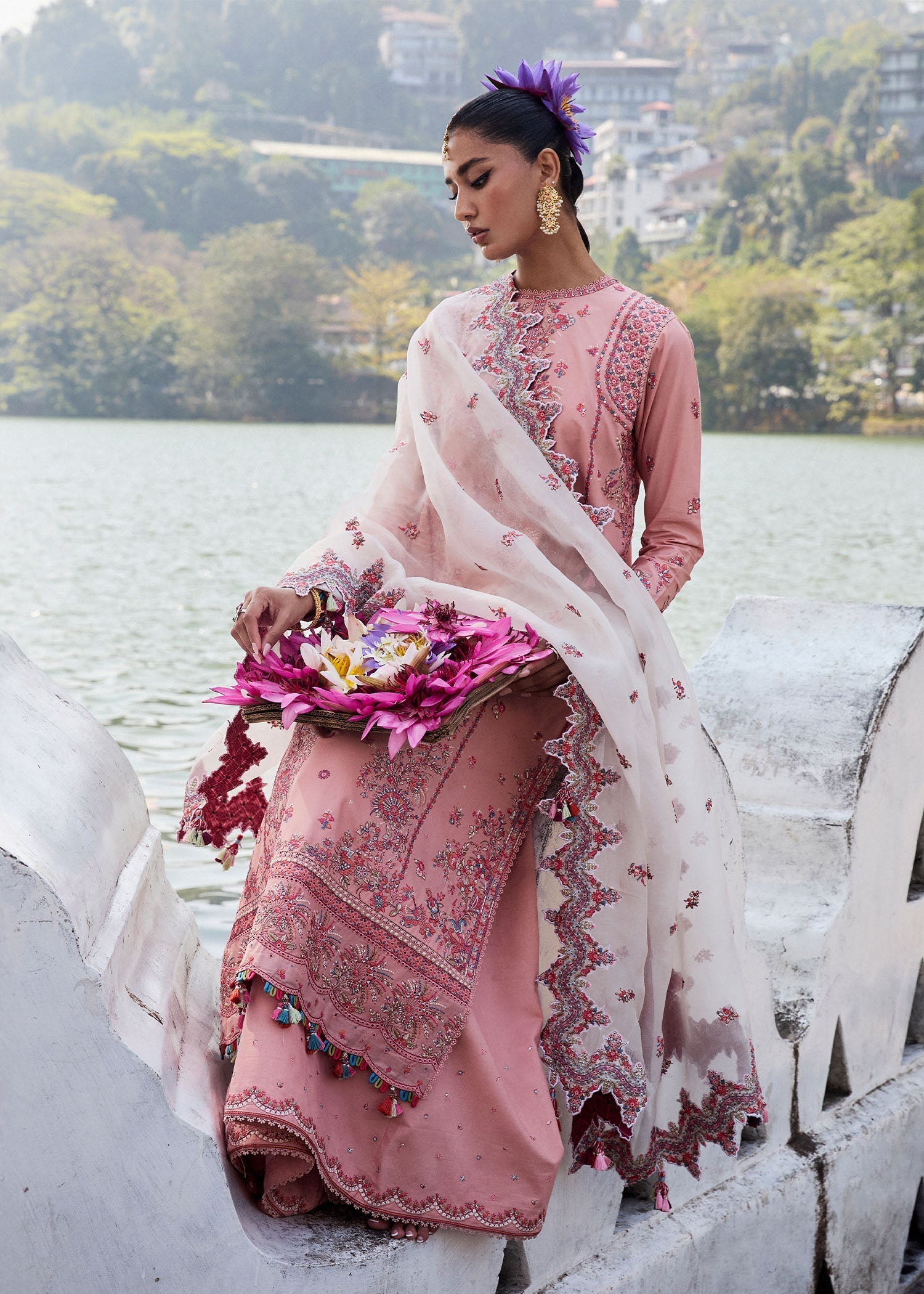 HUSSAIN REHAR LUXURY LAWN’25