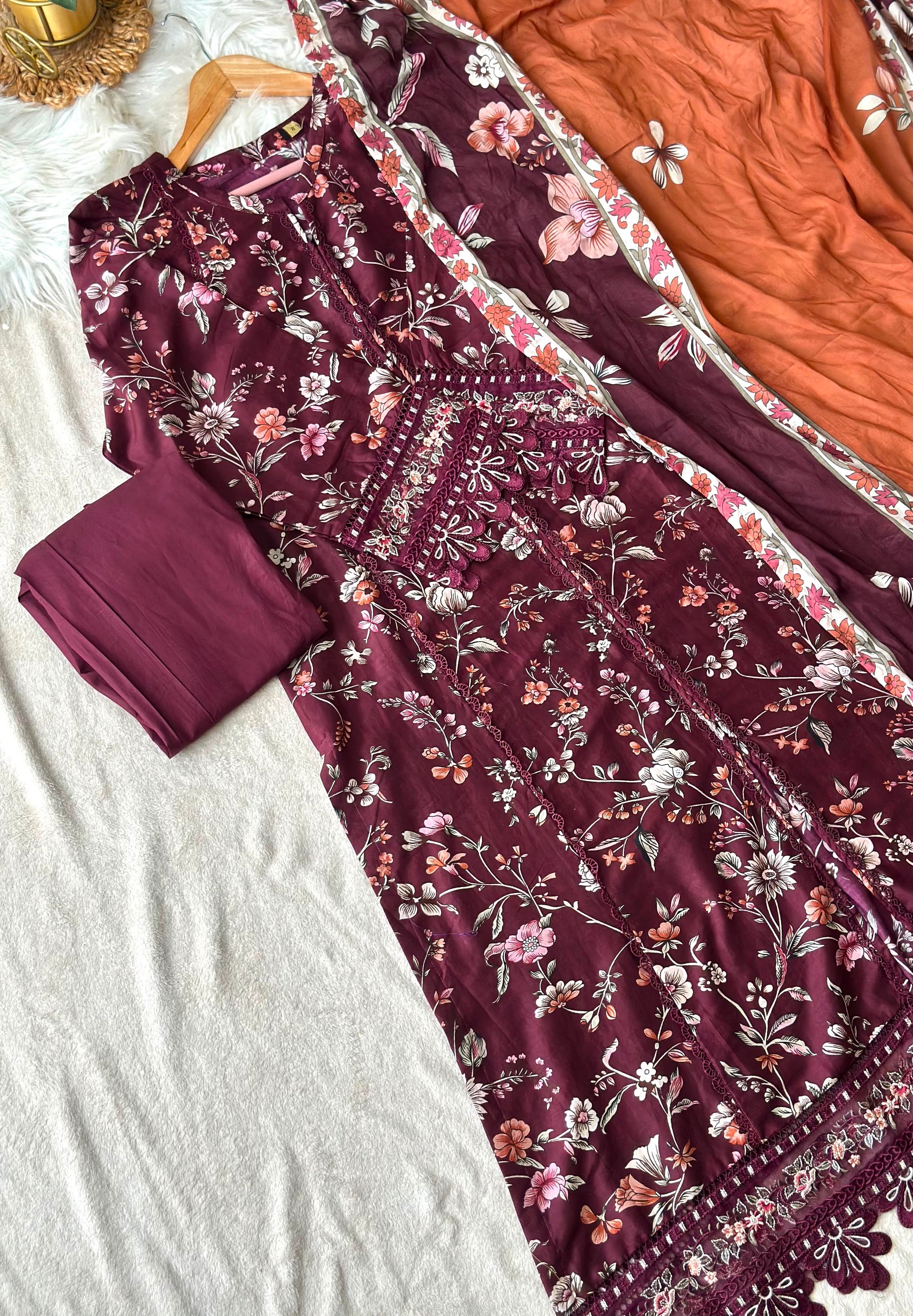 Sada Bahar Embroidery Lawn Stitched Suit