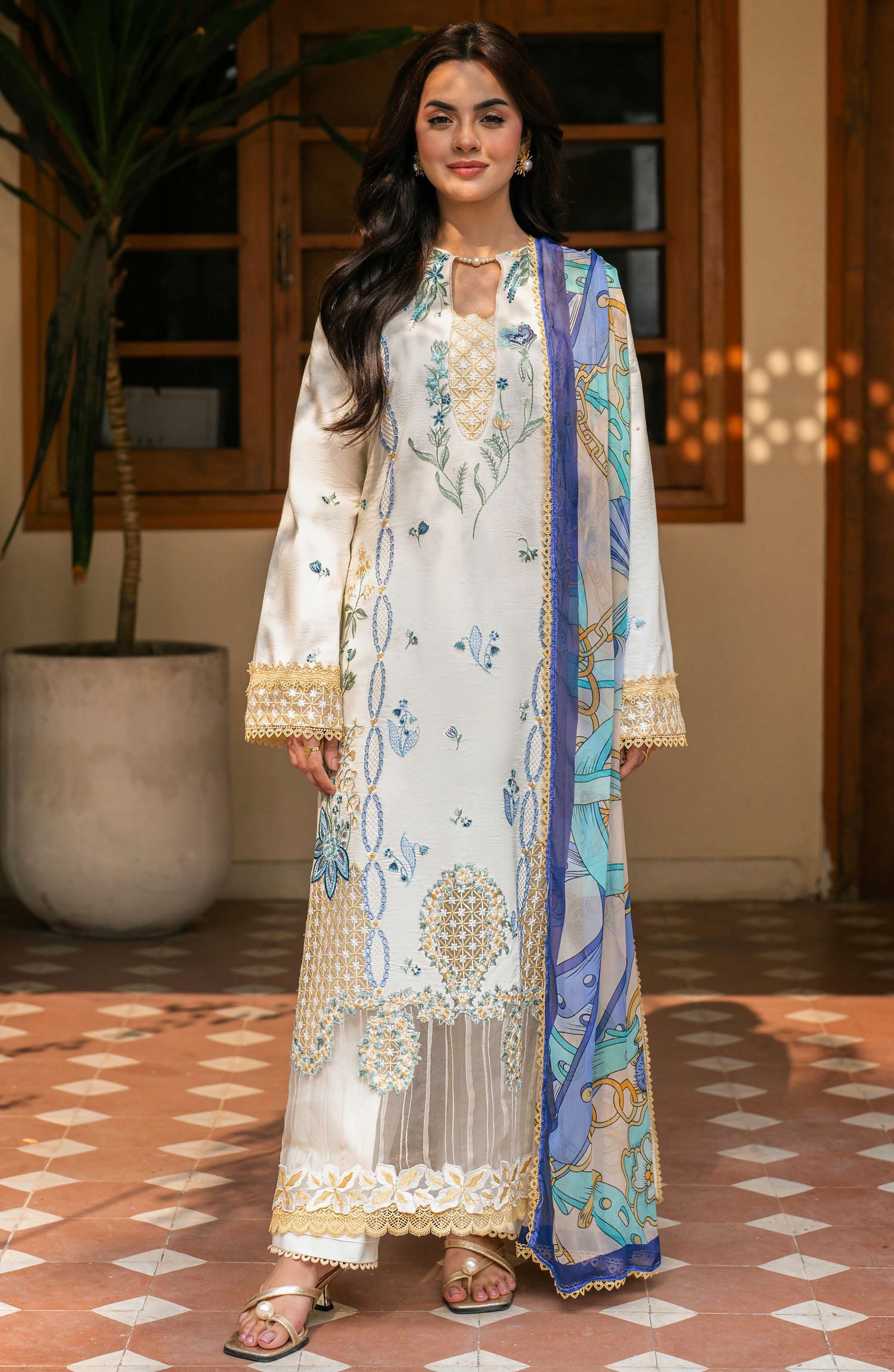 Roheenaz Embroidered Lawn Stitched 3 Piece Suit
