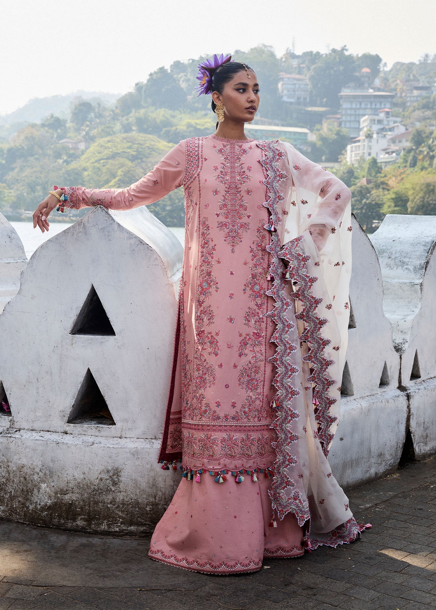HUSSAIN REHAR LUXURY LAWN’25