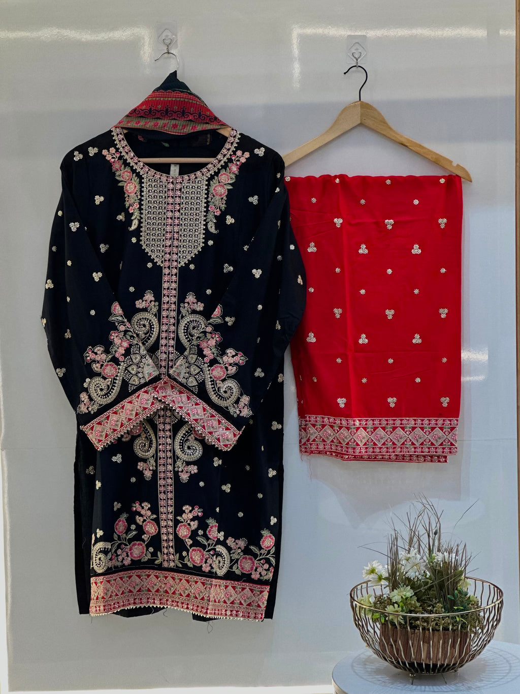 Binsaeed 3 PC Embroidered Lawn Suit