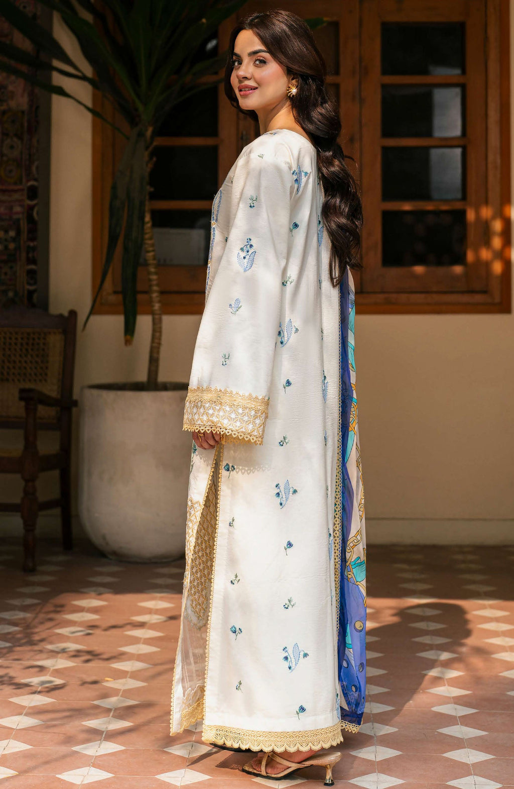 Roheenaz Embroidered Lawn Stitched 3 Piece Suit