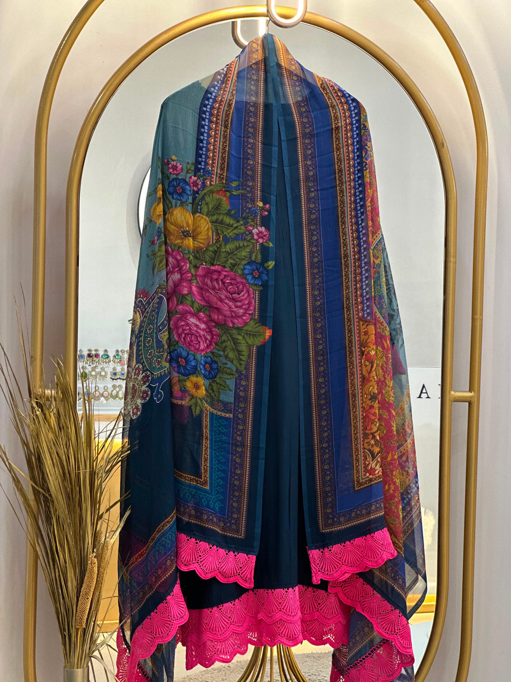 Dananeer Pakistani Lawn Set