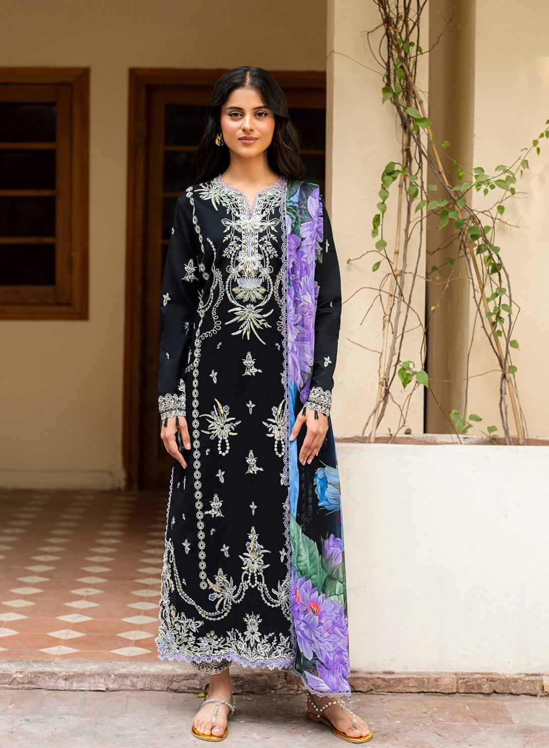 ROHEENAZ AASHIYANA STITCHED SUIT