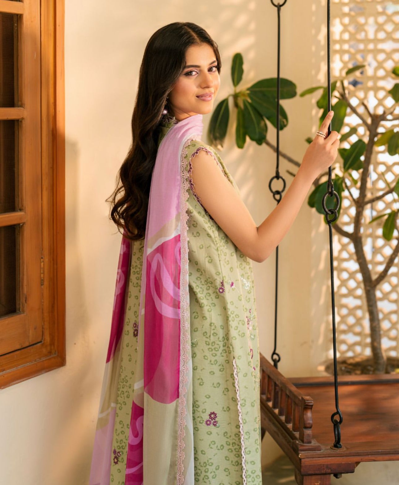 ROHEENAZ AASHIYANA STITCHED SUIT