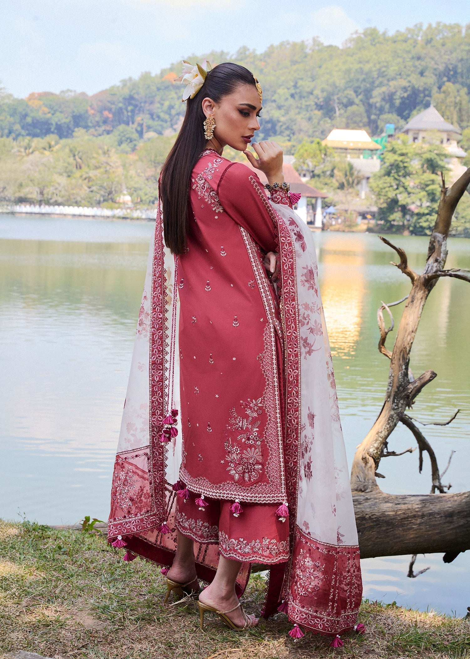 HUSSAIN REHAR LUXURY LAWN’25