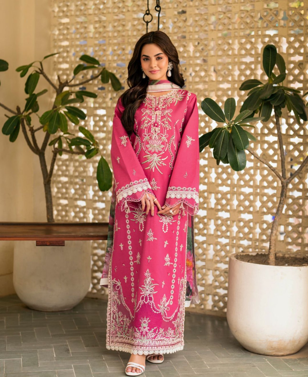 ROHEENAZ AASHIYANA STITCHED SUIT