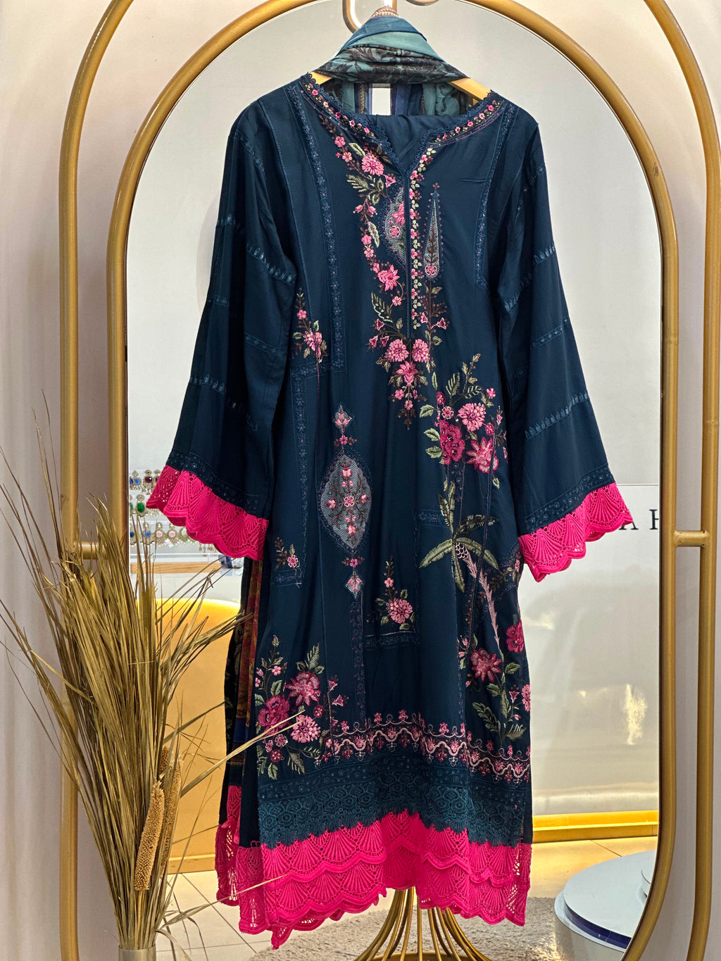 Dananeer Pakistani Lawn Set