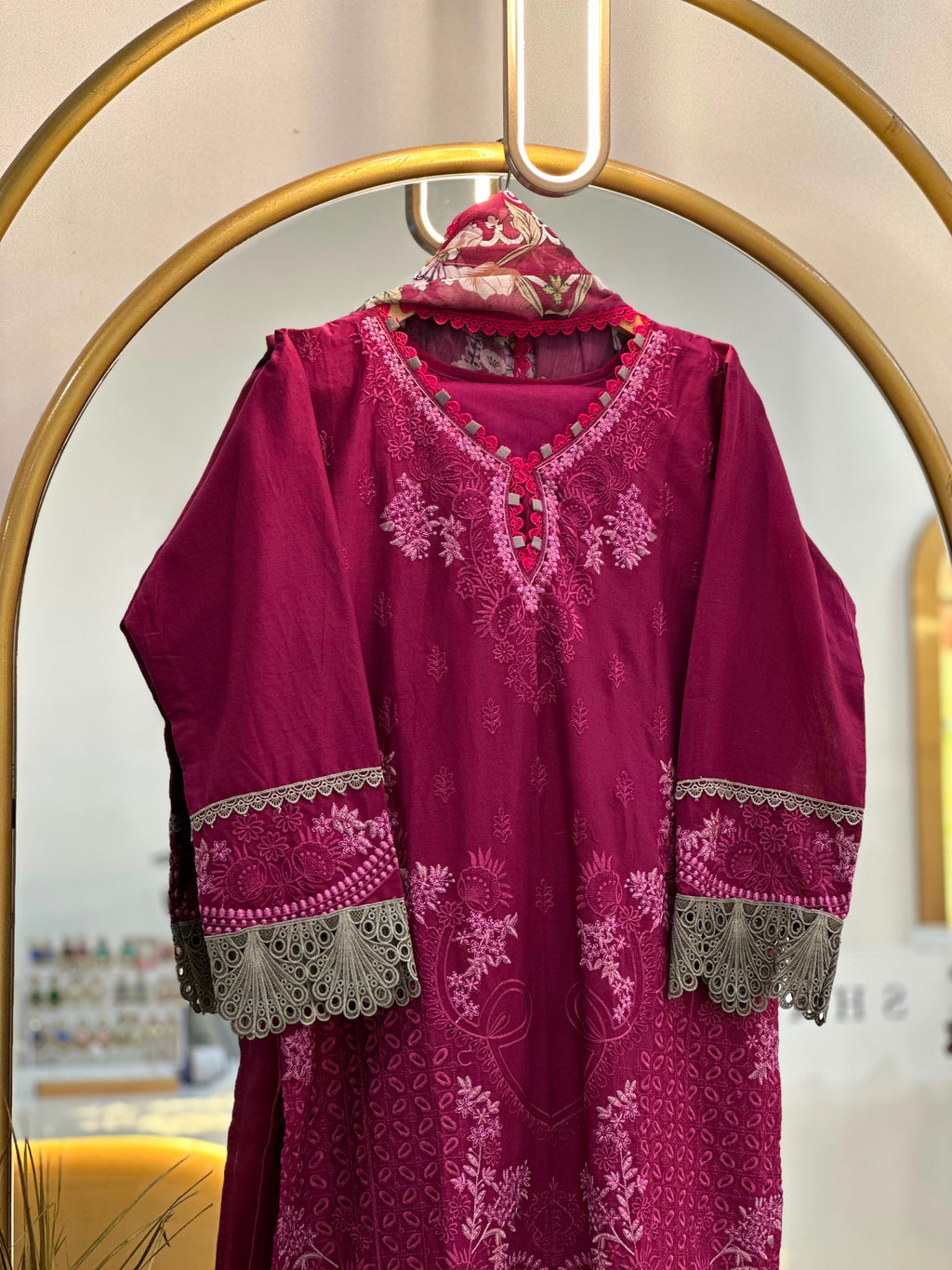 Dananeer Pakistani Luxe Lawn