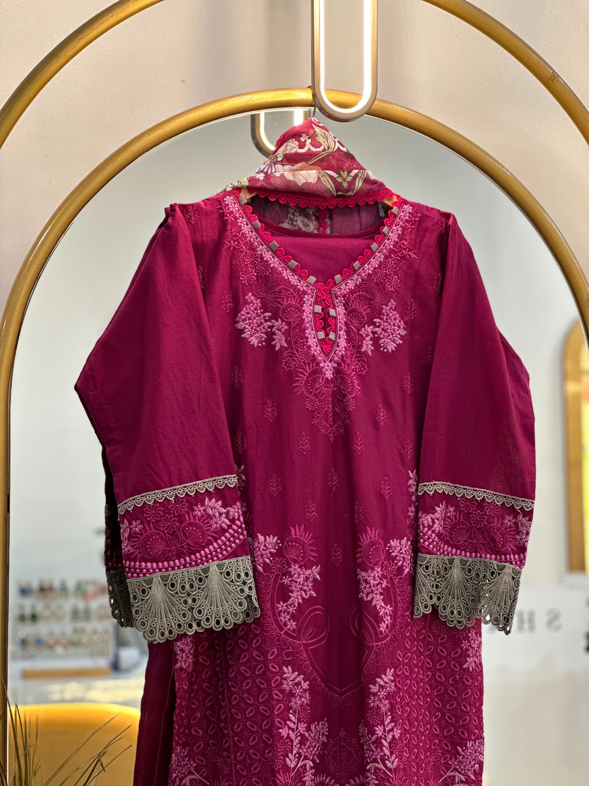 Dananeer Pakistani Luxe Lawn