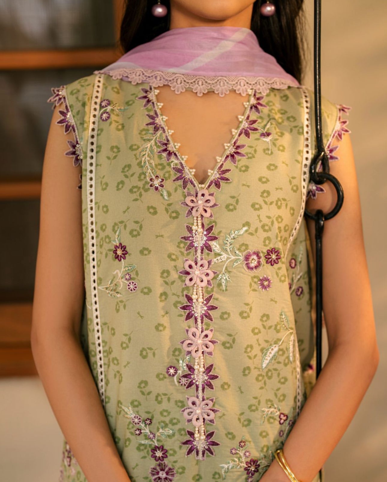 ROHEENAZ AASHIYANA STITCHED SUIT