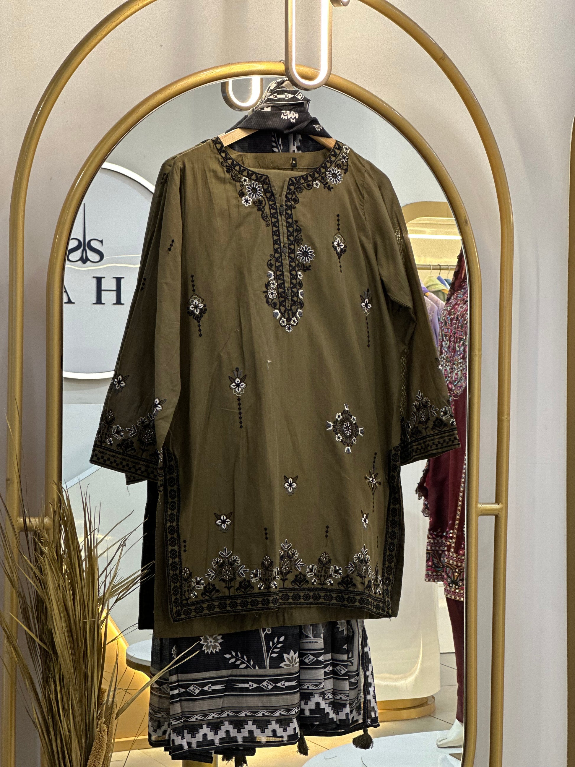 SadaBahar Stitched 3 Pc Embroidered Lawn