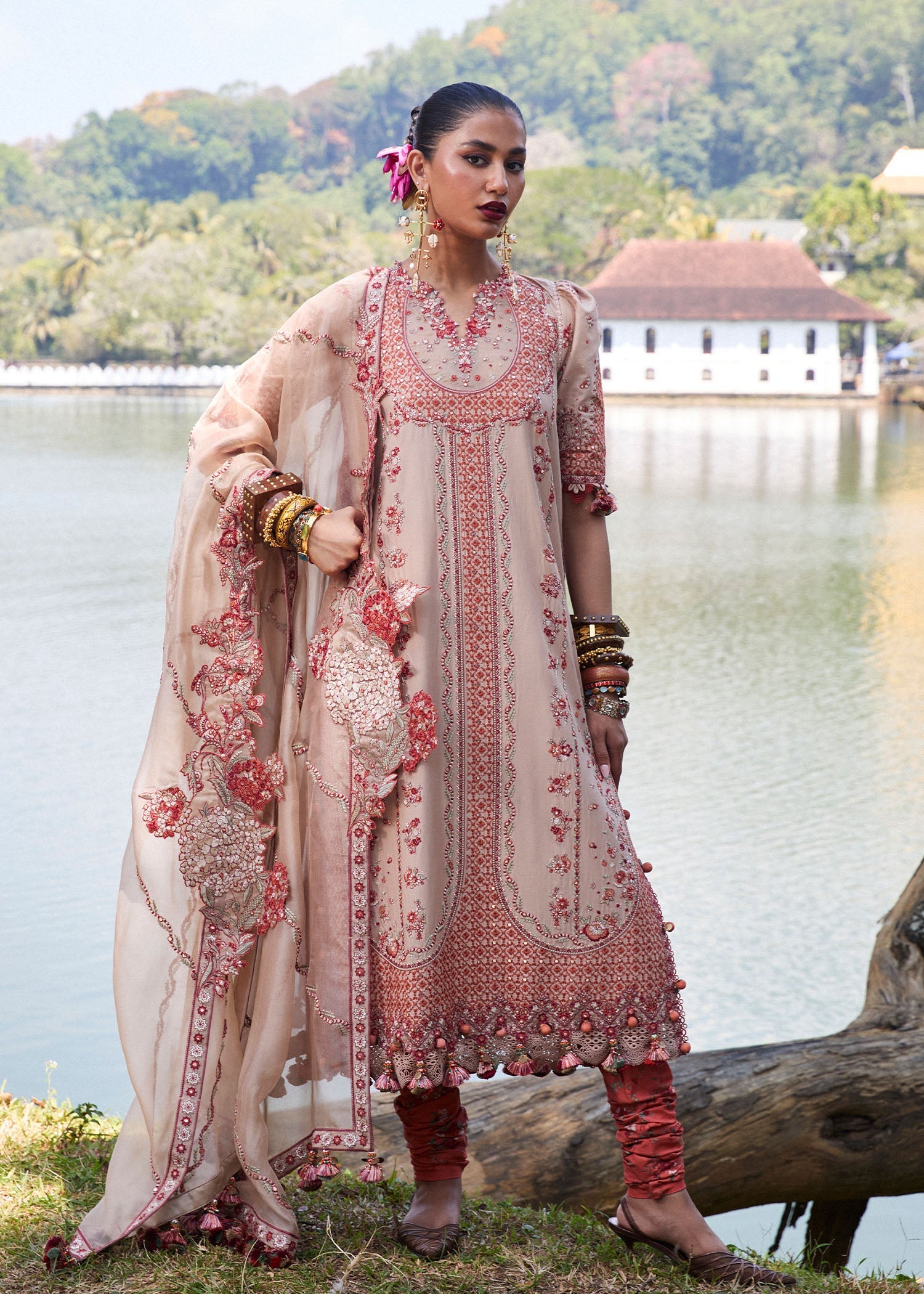 HUSSAIN REHAR LUXURY LAWN’25