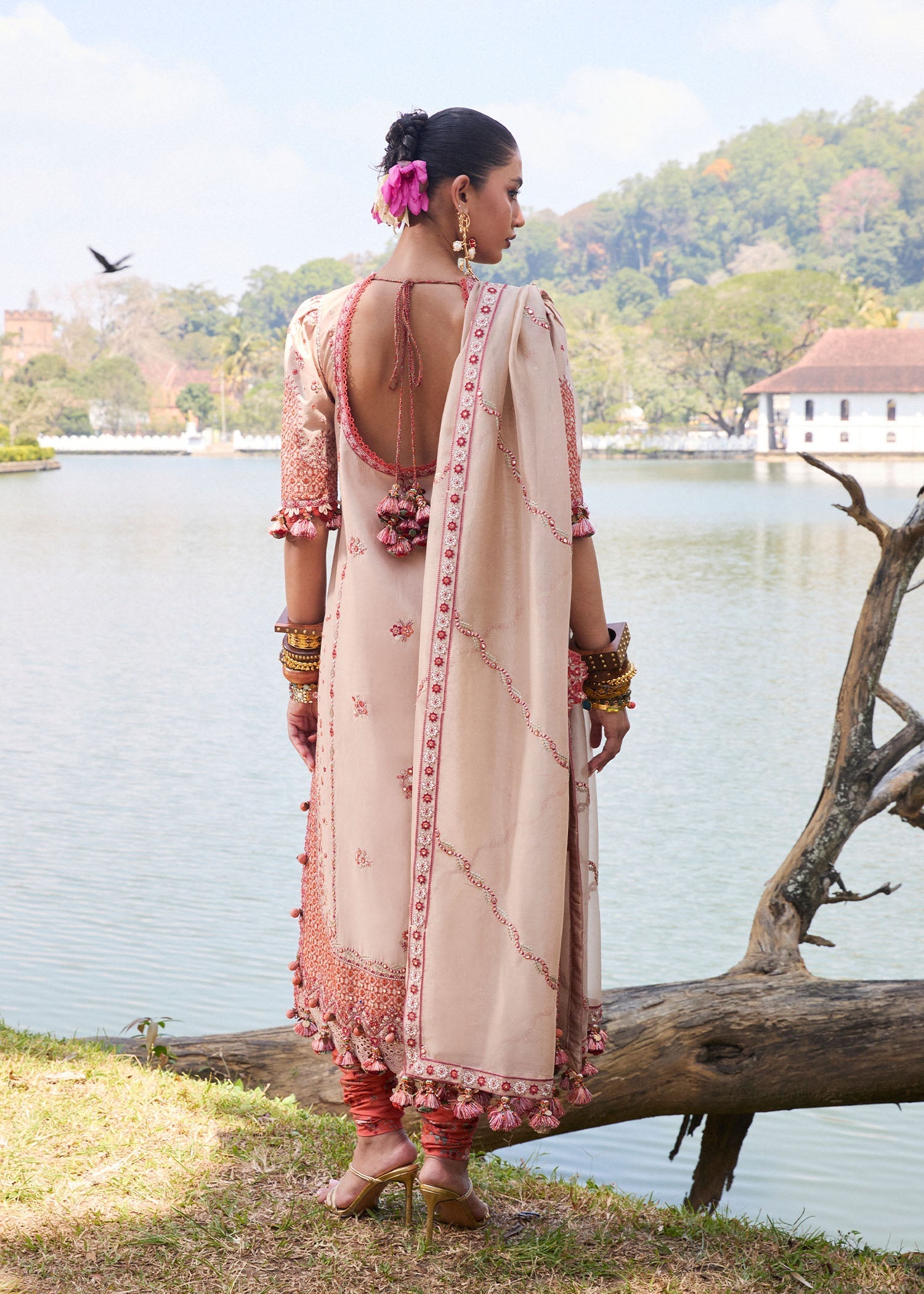 HUSSAIN REHAR LUXURY LAWN’25