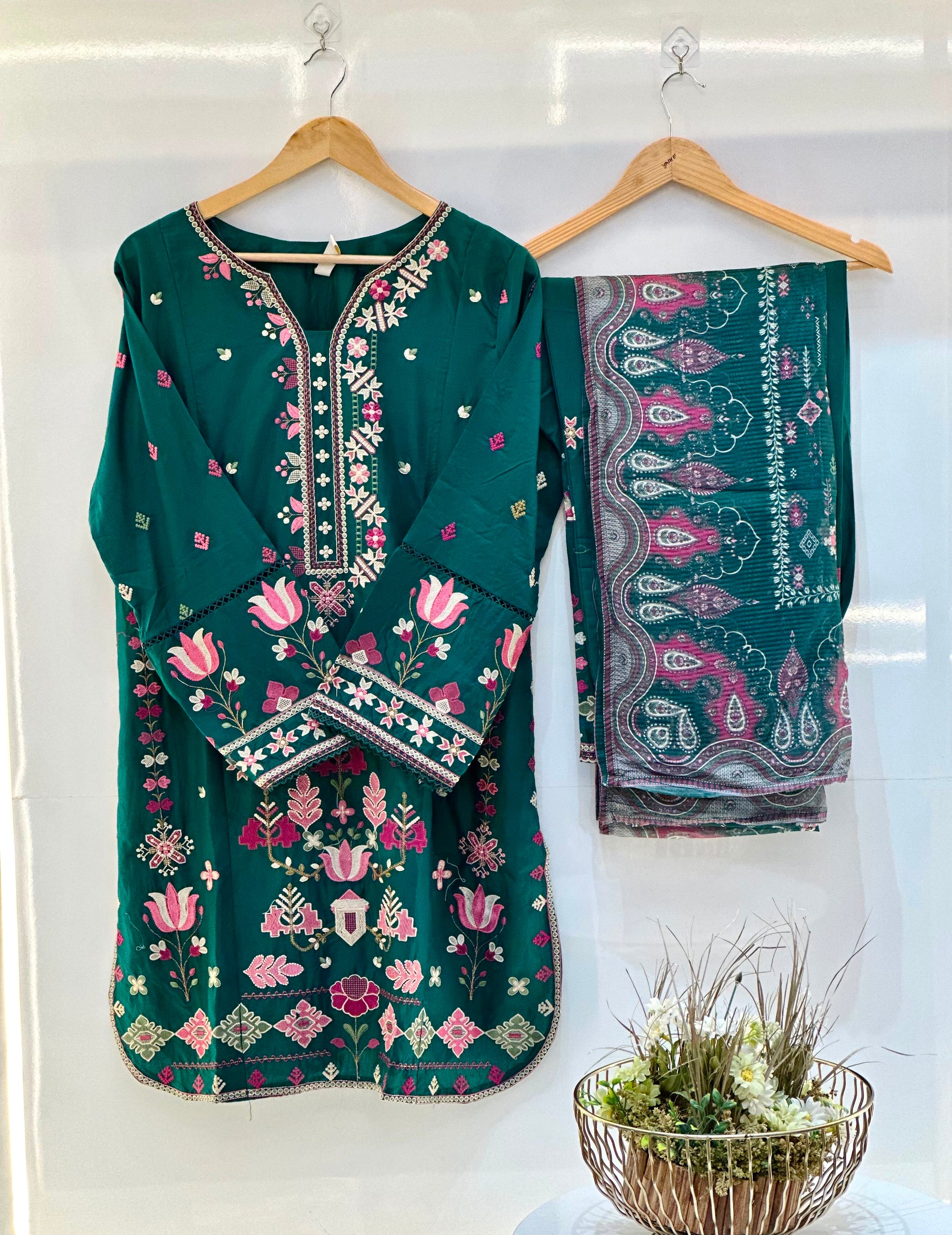 Binsaeed 3 PC Embroidered Lawn Suit