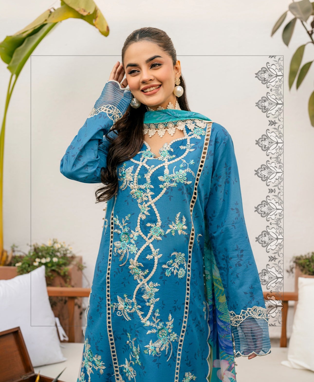 ROHEENAZ AASHIYANA STITCHED SUIT