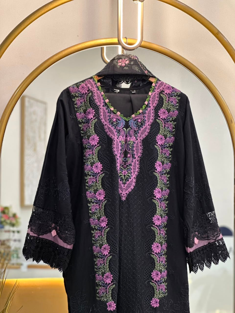 Embroidered cotton Stitched