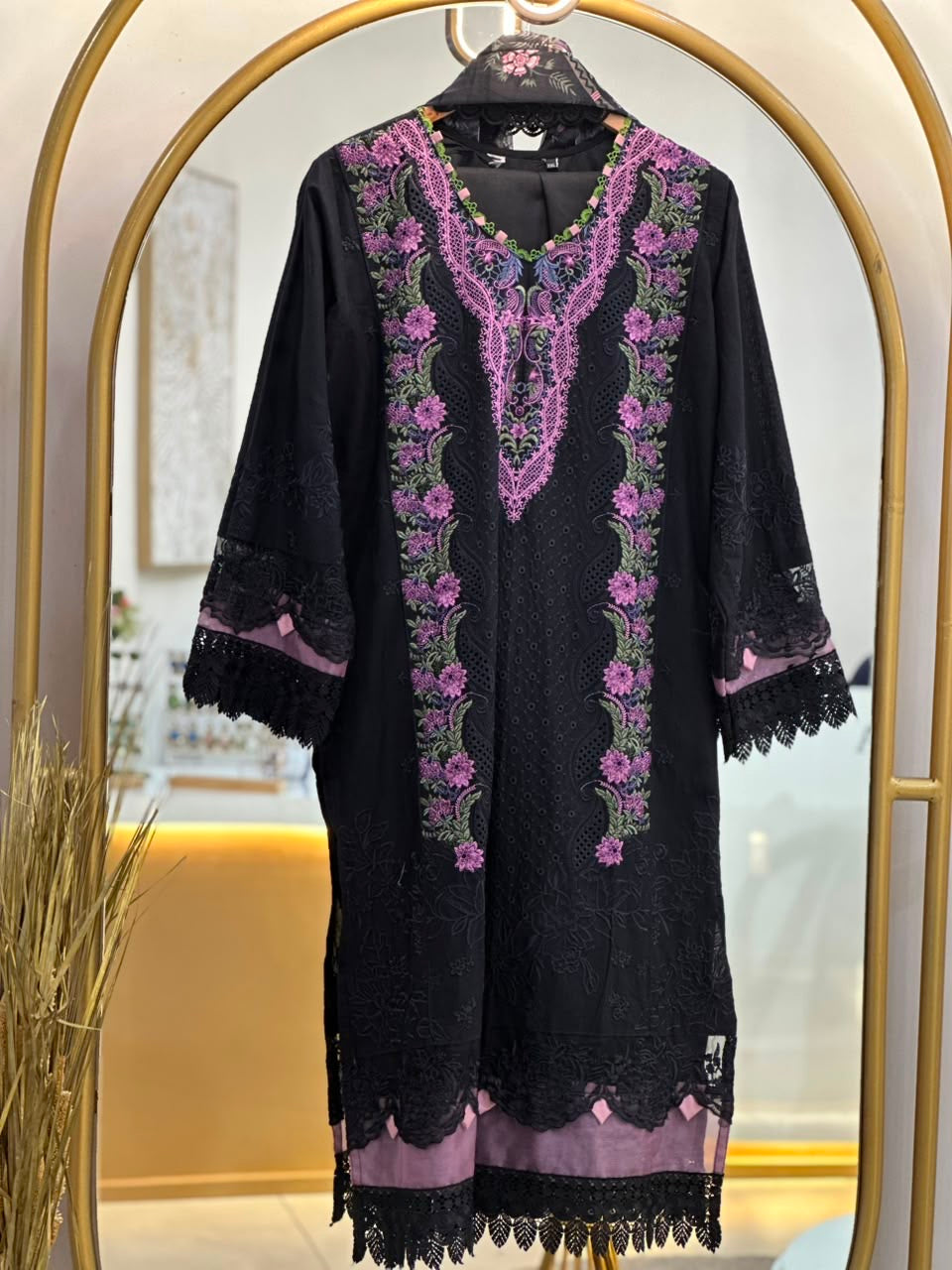 Embroidered cotton Stitched
