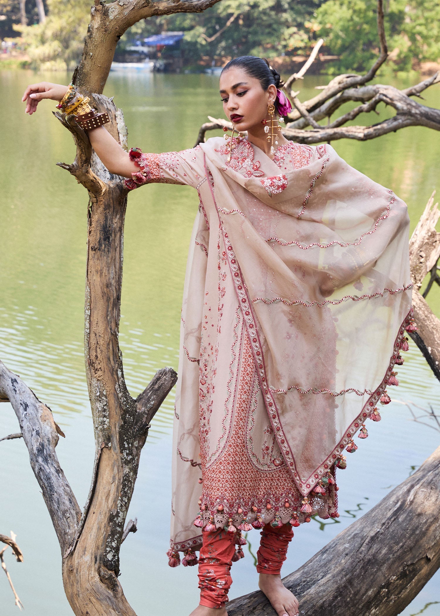 HUSSAIN REHAR LUXURY LAWN’25