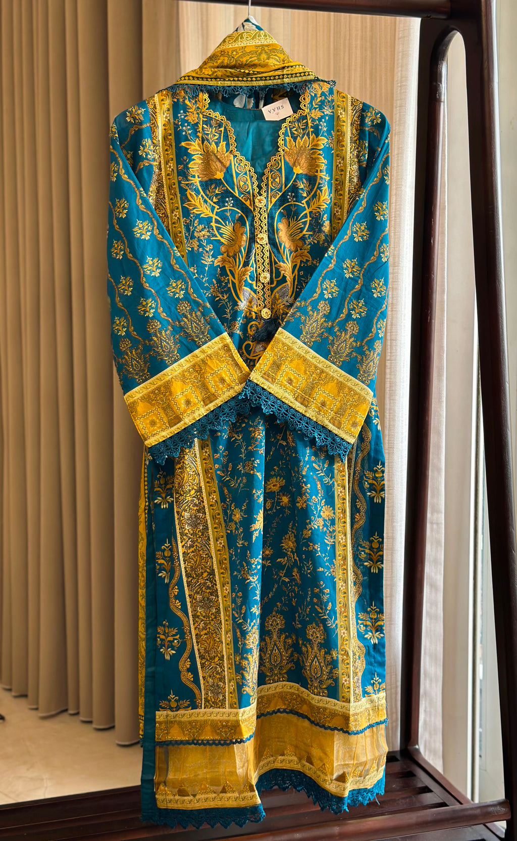 FIRDOUS STITCHED LAWN SUIT