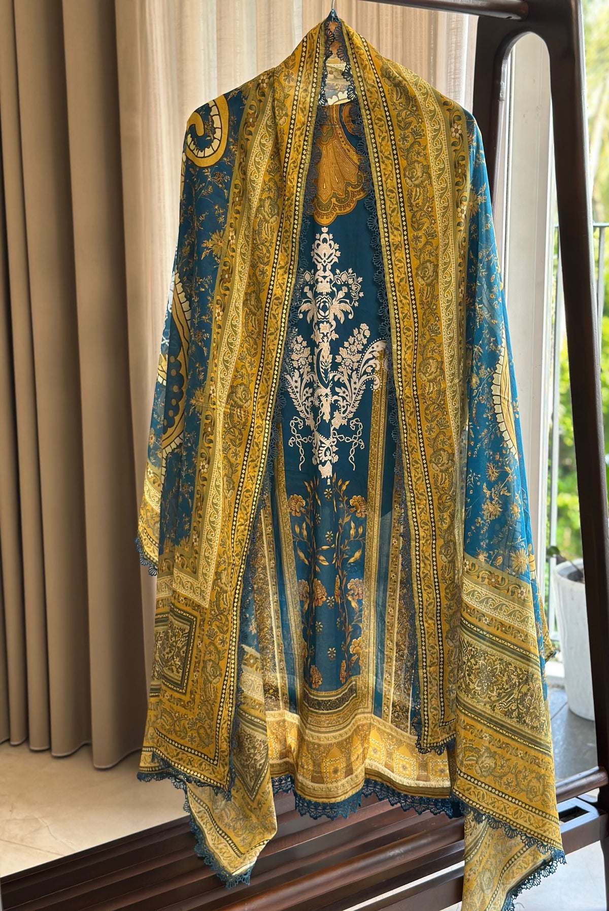 FIRDOUS STITCHED LAWN SUIT
